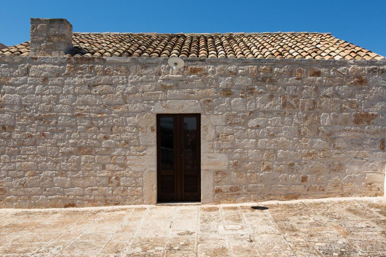 Masseria Castelluzzo Челие Месапика Екстериор снимка